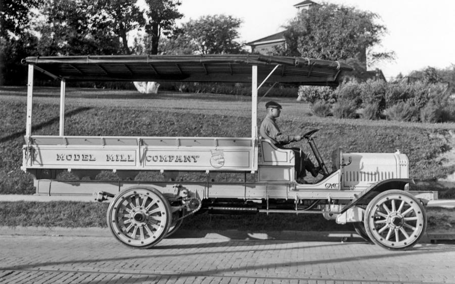  GMC Model SC 2-Ton Truck 1913 года  (фото 2 из 2)
